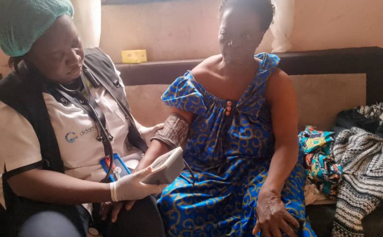 Améliorer la Santé des Aînés : DIDOMI Renforce Son Suivi Médical sur le Terrain »  Pom-Lien (Saint-Thomas. Douala 3eme)